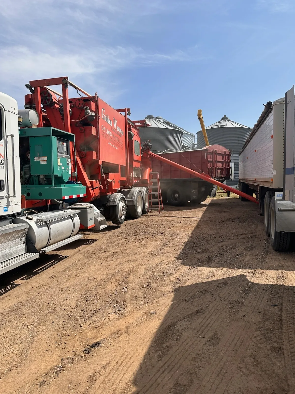 Gallery Image: Golden Waves llc Mobile Grain Cleaning
